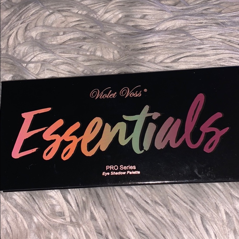 Violet Voss essentials palette